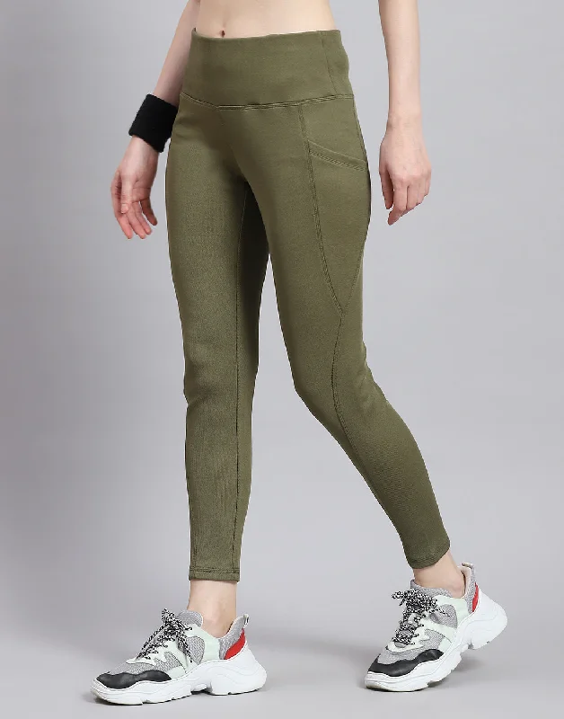 Women Green Solid Regular Fit Legging